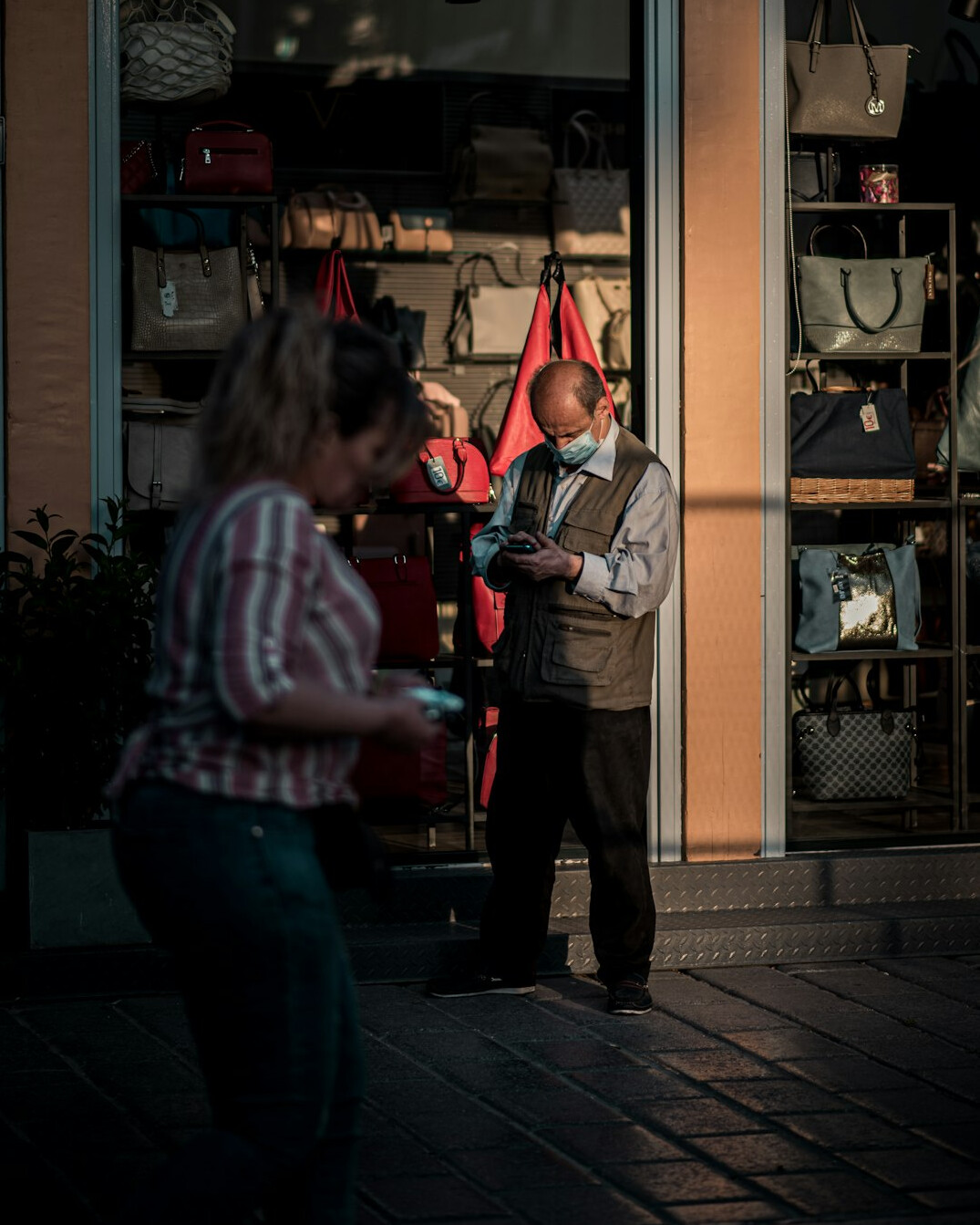 detective investigating store theft